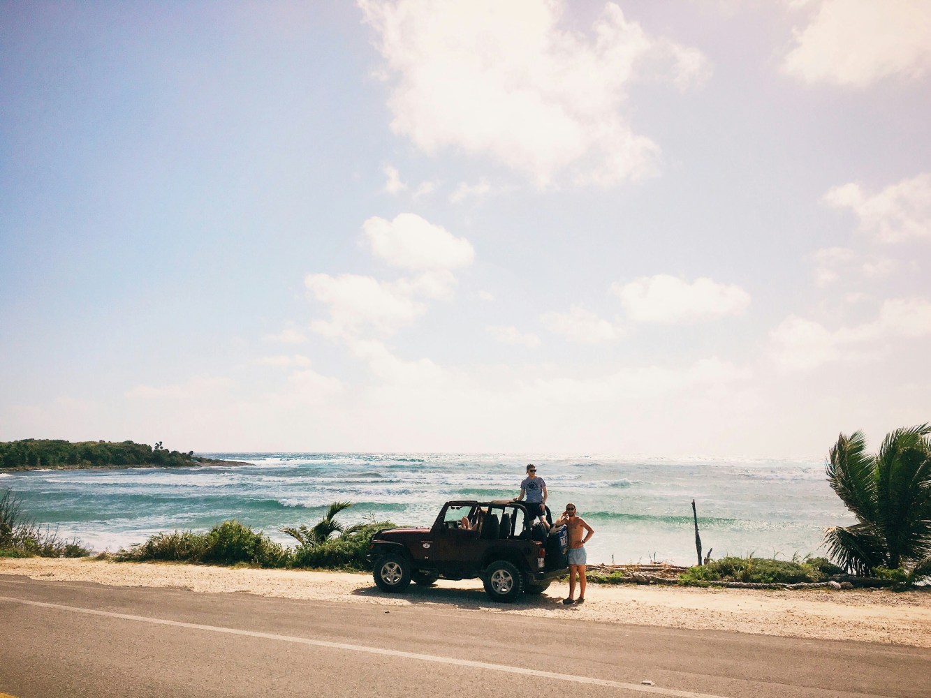Private Jeep tour in St. Thomas overlooking Magens Bay - a flexible alternative to taxis.